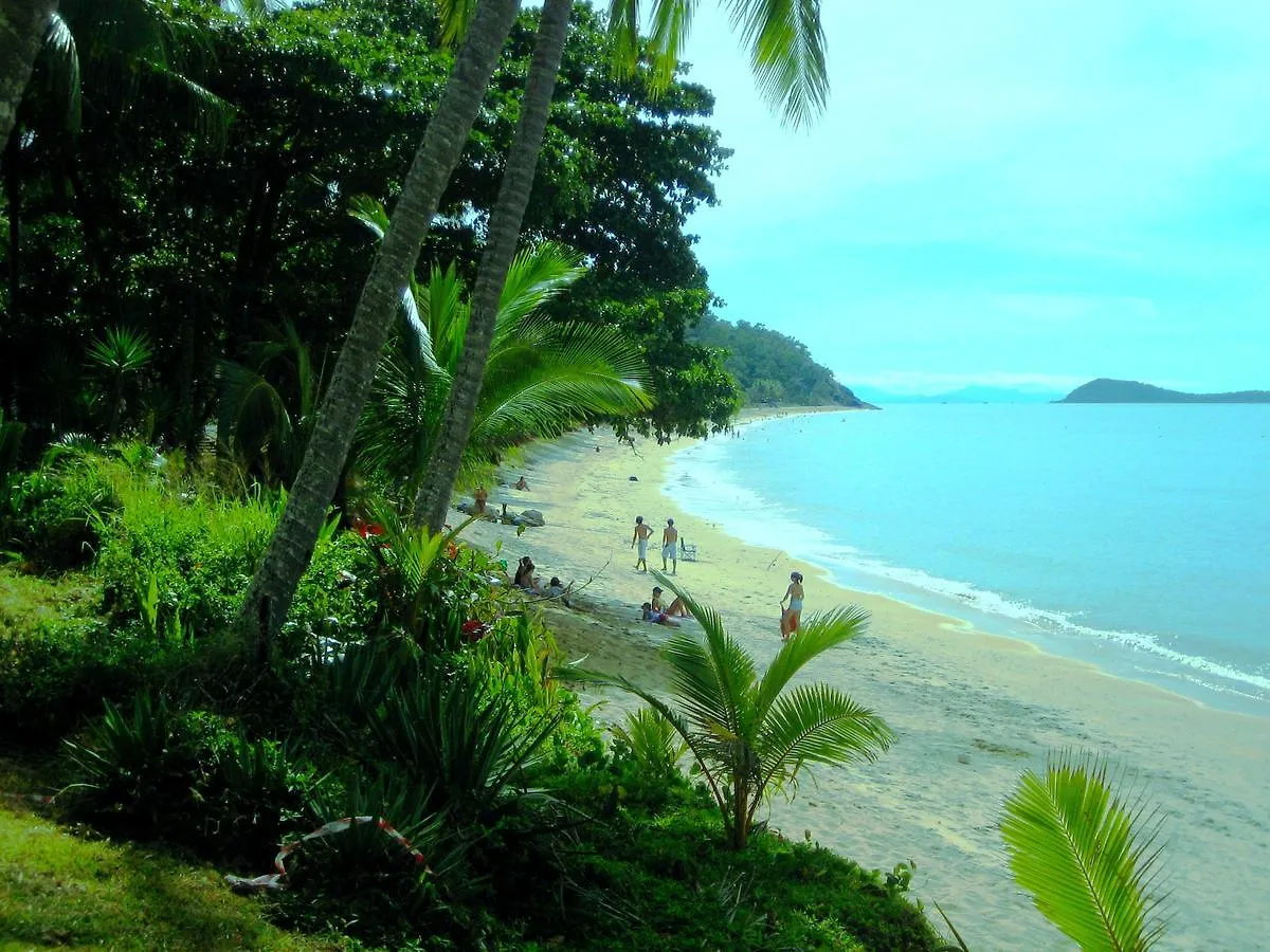 Coastal Serenity Trinity Beach